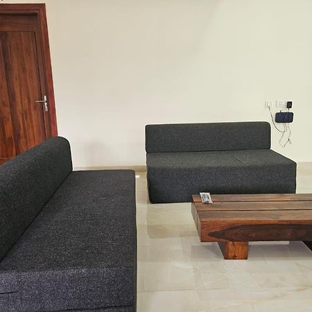The Nest Bed & Breakfast บูบันเนสชวาร์ ภายนอก รูปภาพ