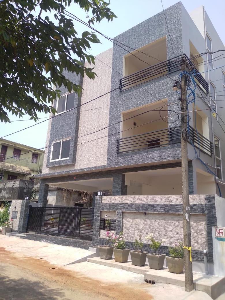The Nest Bed & Breakfast บูบันเนสชวาร์ ภายนอก รูปภาพ