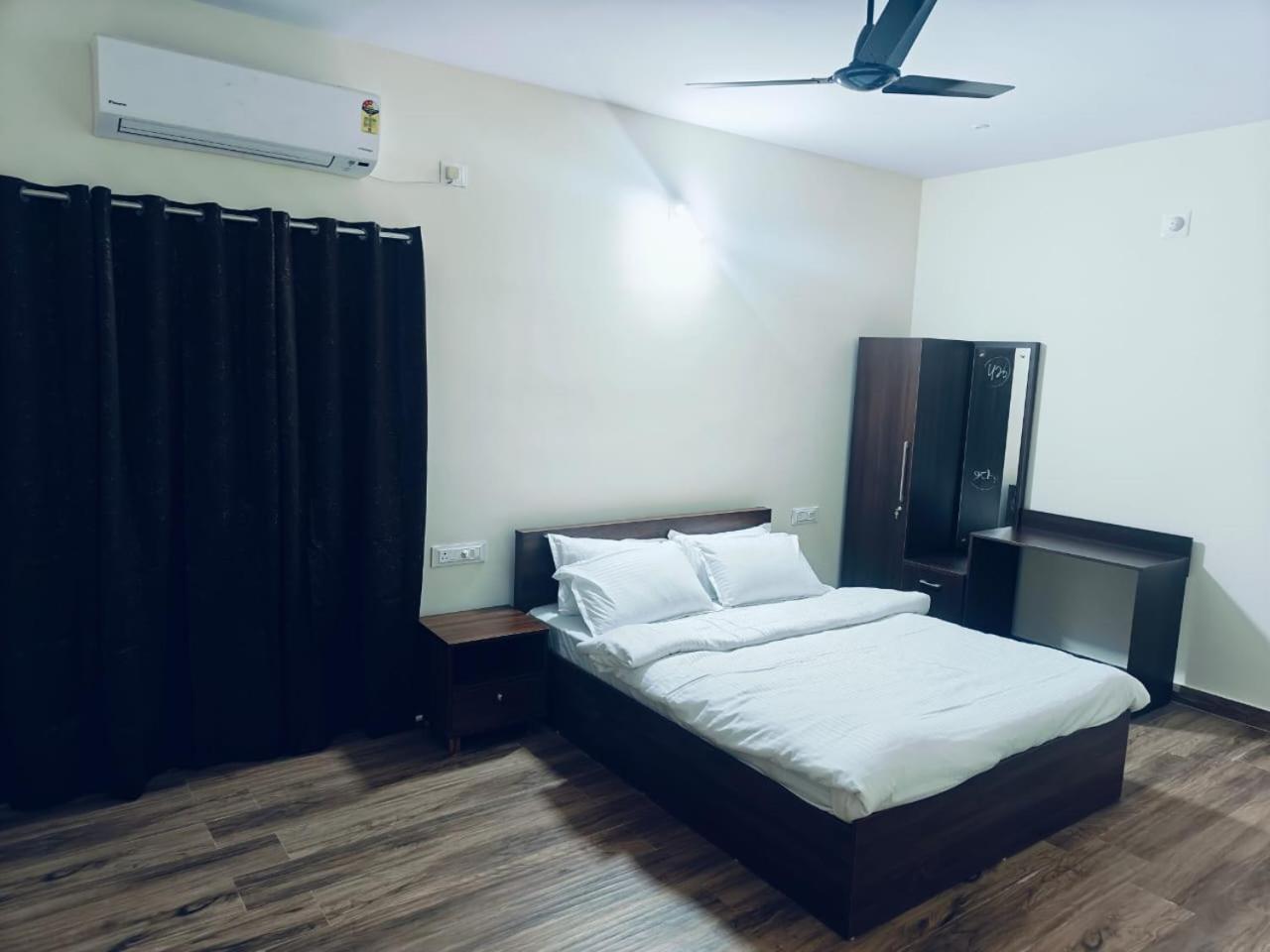 The Nest Bed & Breakfast บูบันเนสชวาร์ ภายนอก รูปภาพ